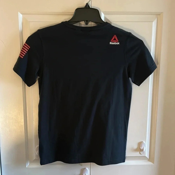 NWT Reebok black CrossFit workout short sleeve shirt , top , t shirt . Crew neck - Picture 4 of 10